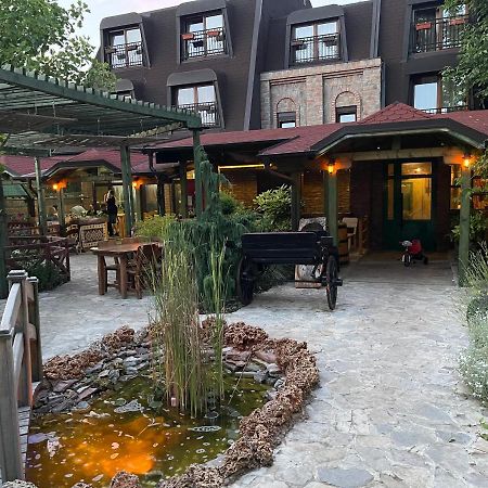 Каштел Pancevo Hotell Exteriör bild