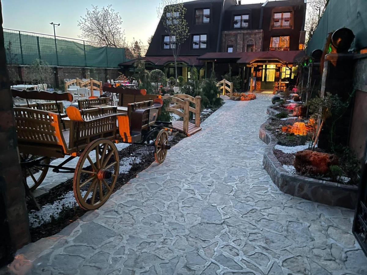 Каштел Pancevo Hotell Exteriör bild