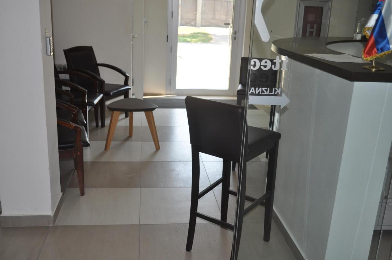 Каштел Pancevo Hotell Exteriör bild