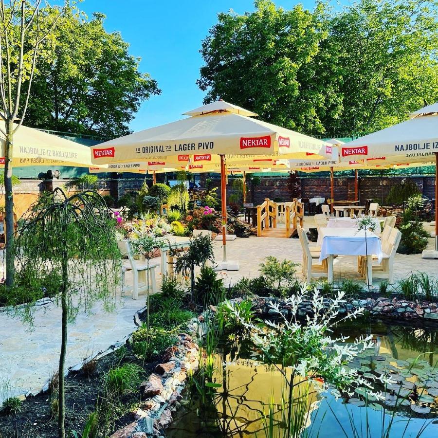 Каштел Pancevo Hotell Exteriör bild