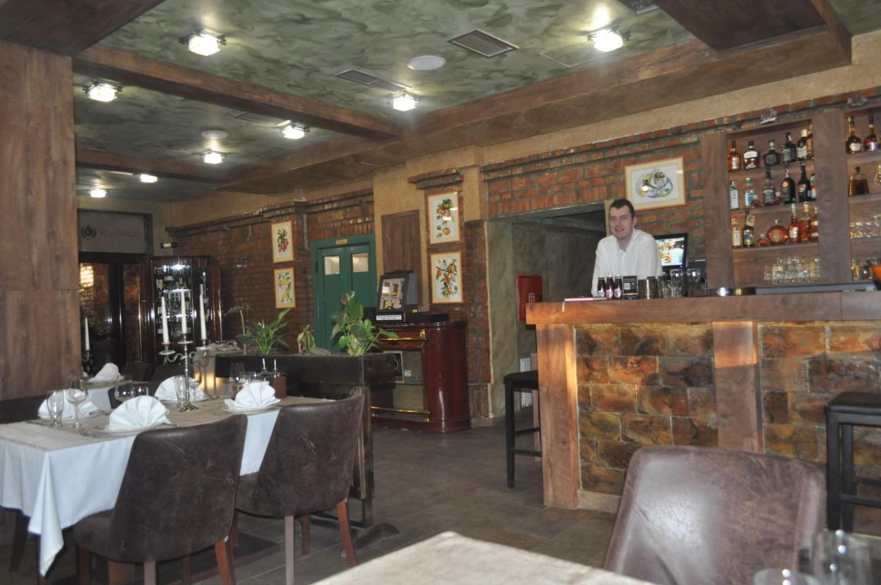 Каштел Pancevo Hotell Exteriör bild