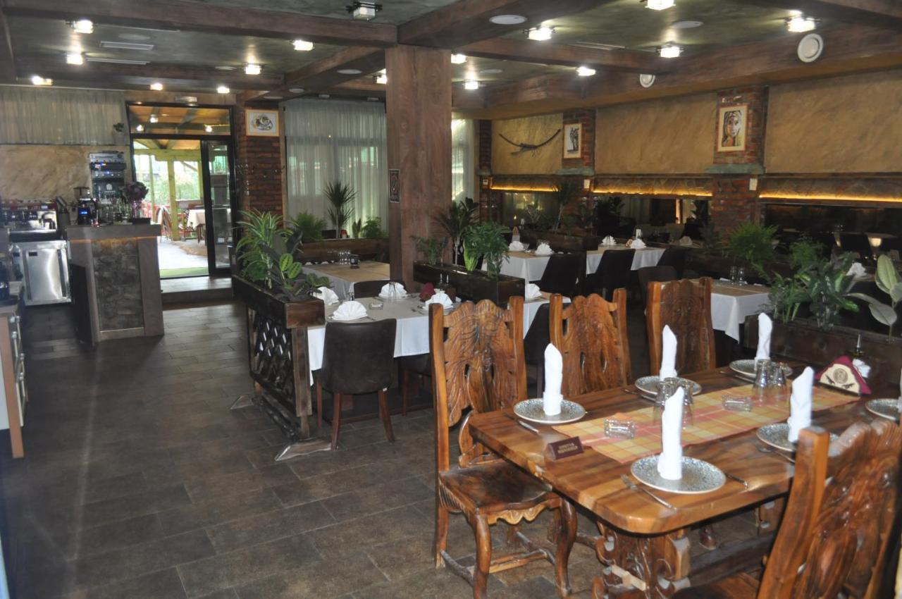 Каштел Pancevo Hotell Exteriör bild