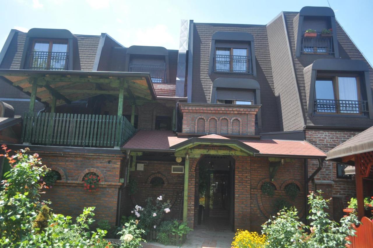 Каштел Pancevo Hotell Exteriör bild