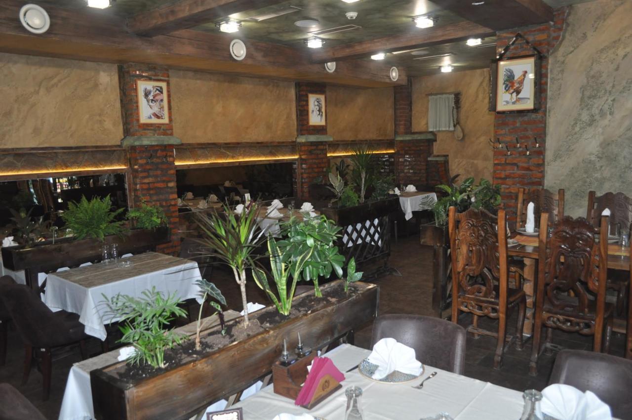 Каштел Pancevo Hotell Exteriör bild