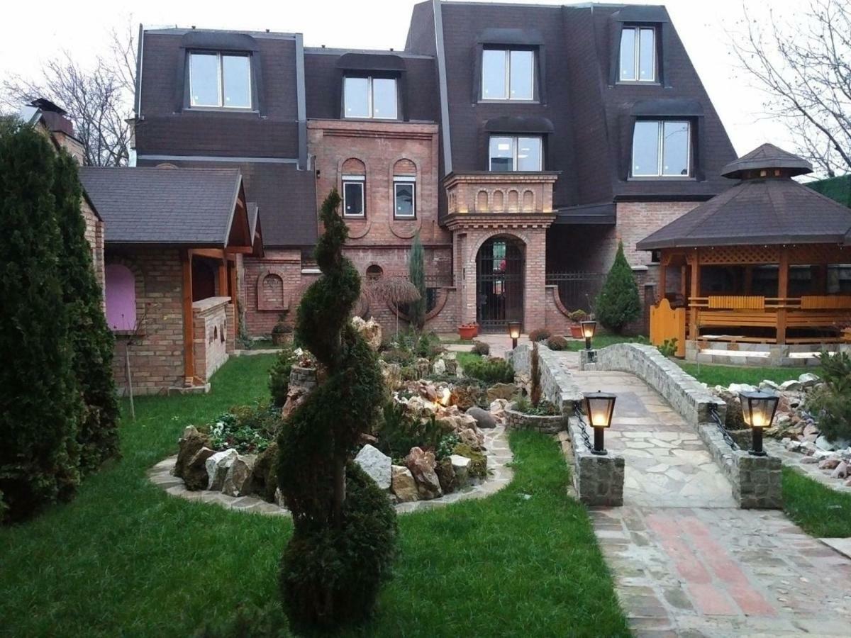 Каштел Pancevo Hotell Exteriör bild