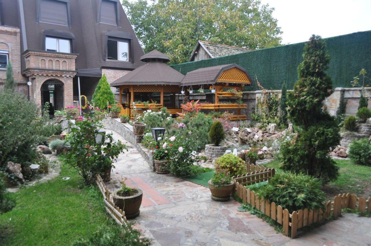 Каштел Pancevo Hotell Exteriör bild