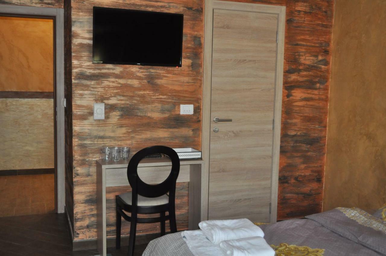 Каштел Pancevo Hotell Exteriör bild