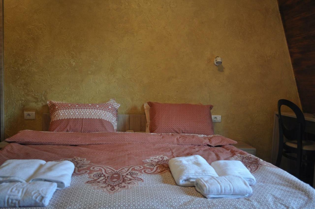 Каштел Pancevo Hotell Exteriör bild
