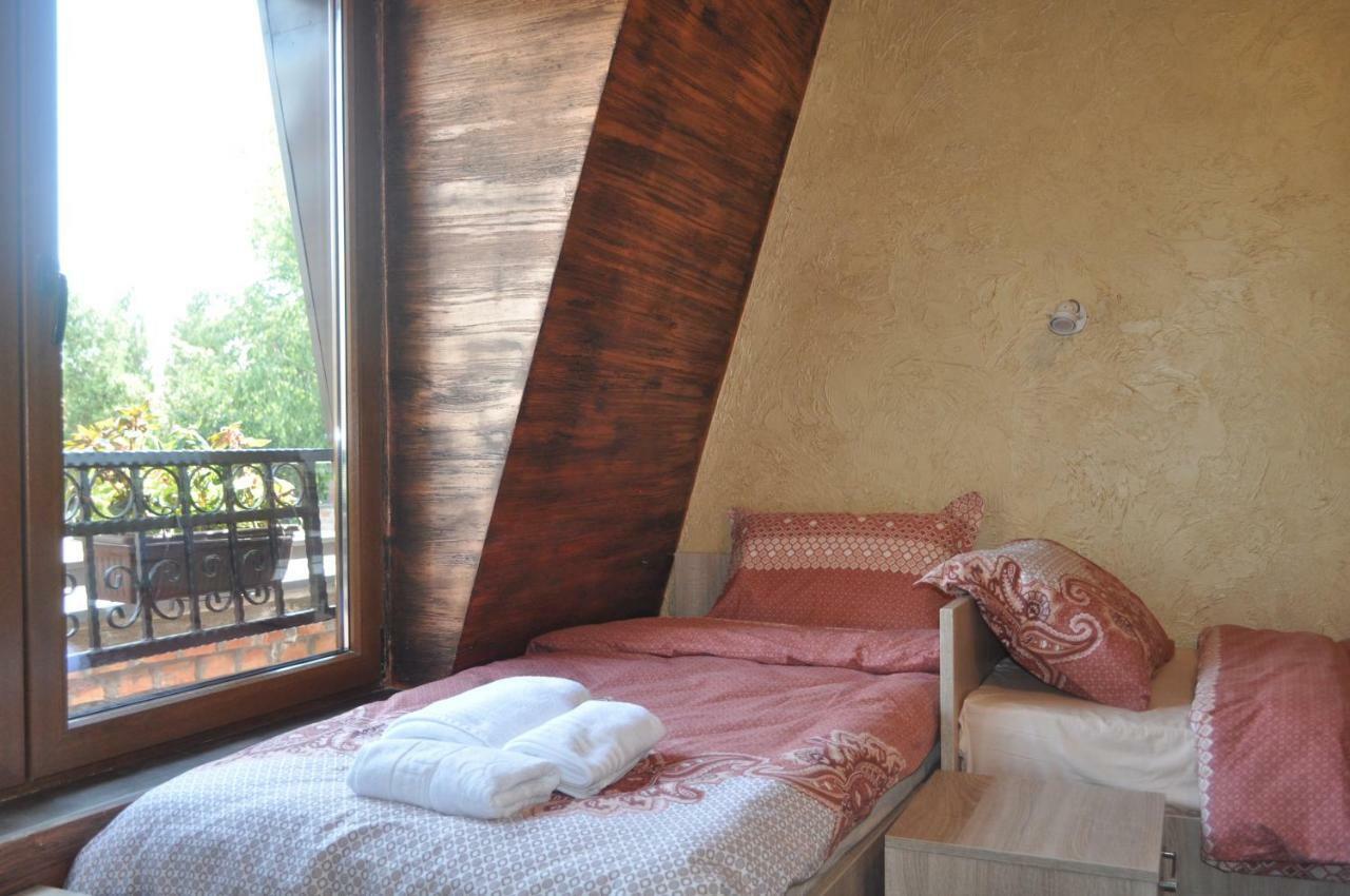 Каштел Pancevo Hotell Exteriör bild
