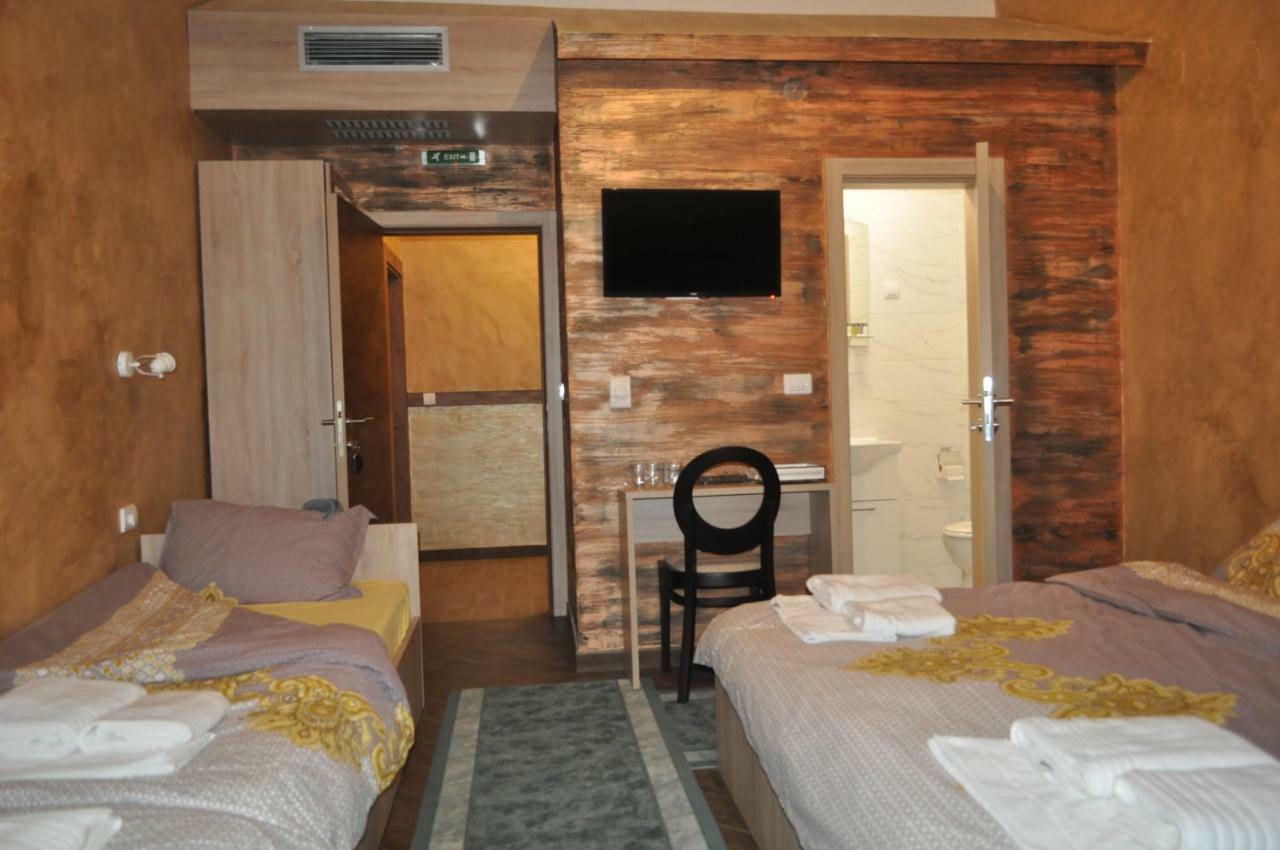 Каштел Pancevo Hotell Exteriör bild