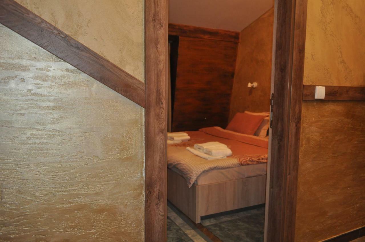 Каштел Pancevo Hotell Exteriör bild