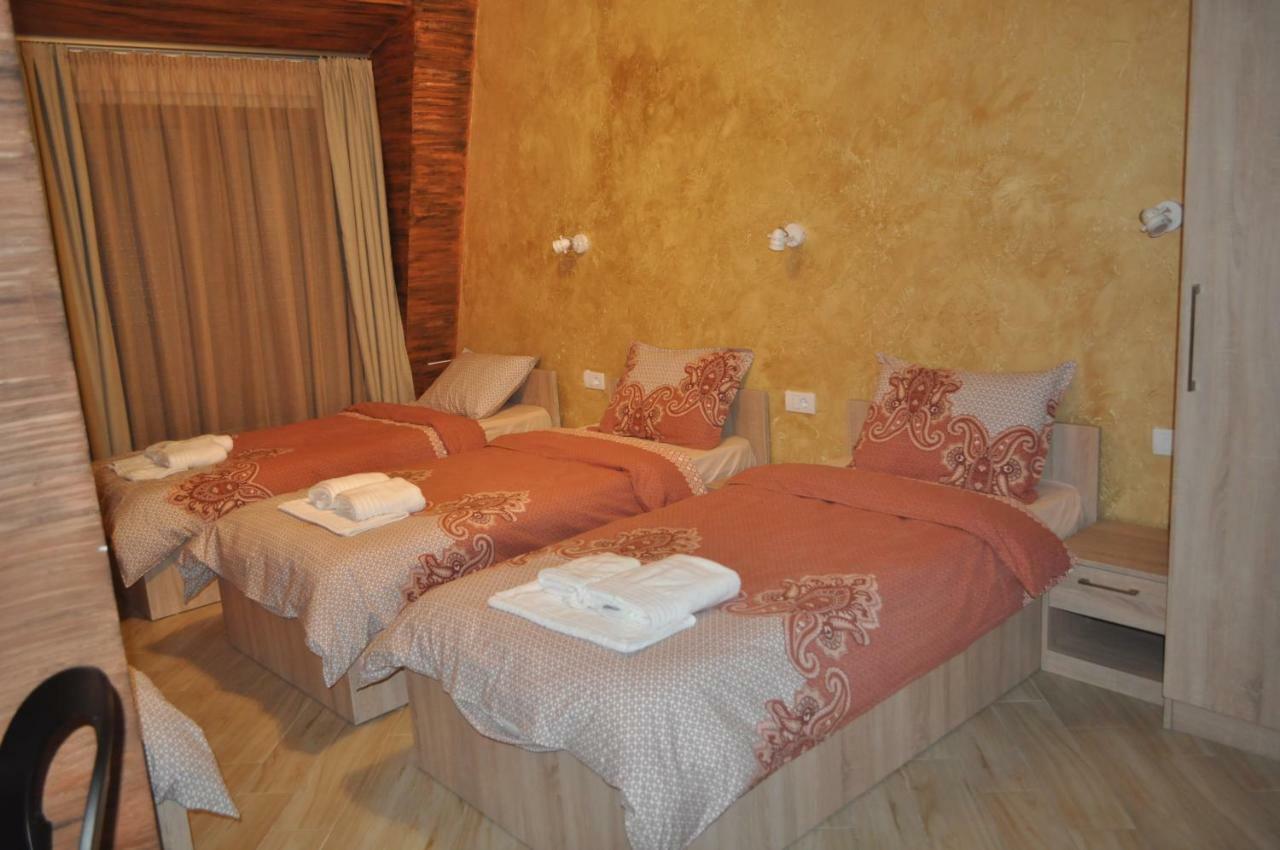 Каштел Pancevo Hotell Exteriör bild
