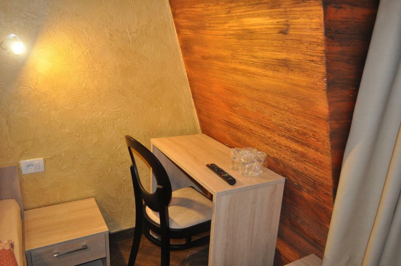 Каштел Pancevo Hotell Exteriör bild