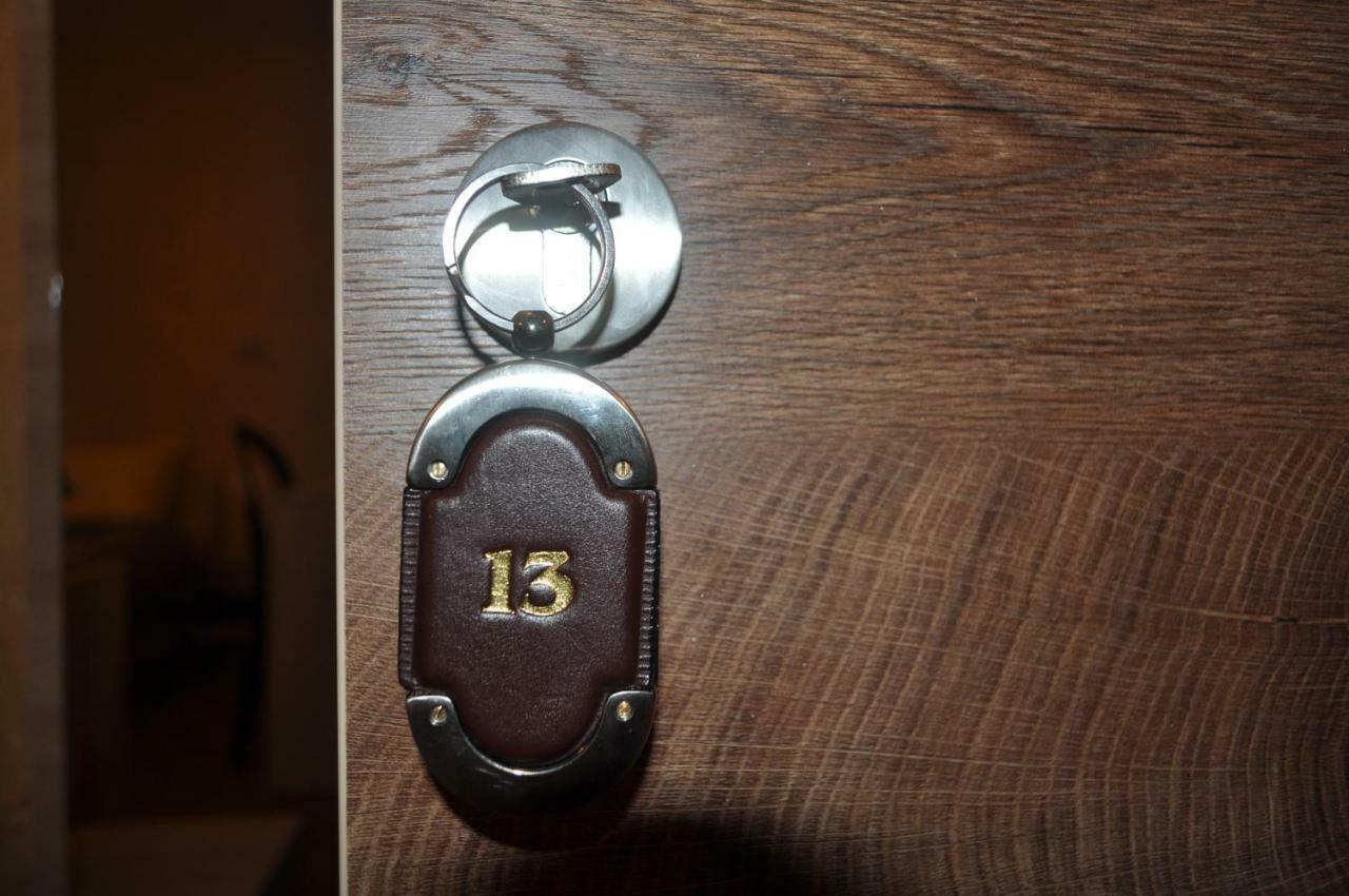 Каштел Pancevo Hotell Exteriör bild