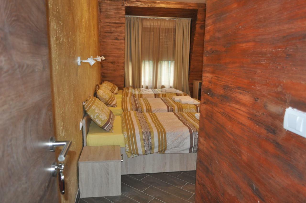 Каштел Pancevo Hotell Exteriör bild