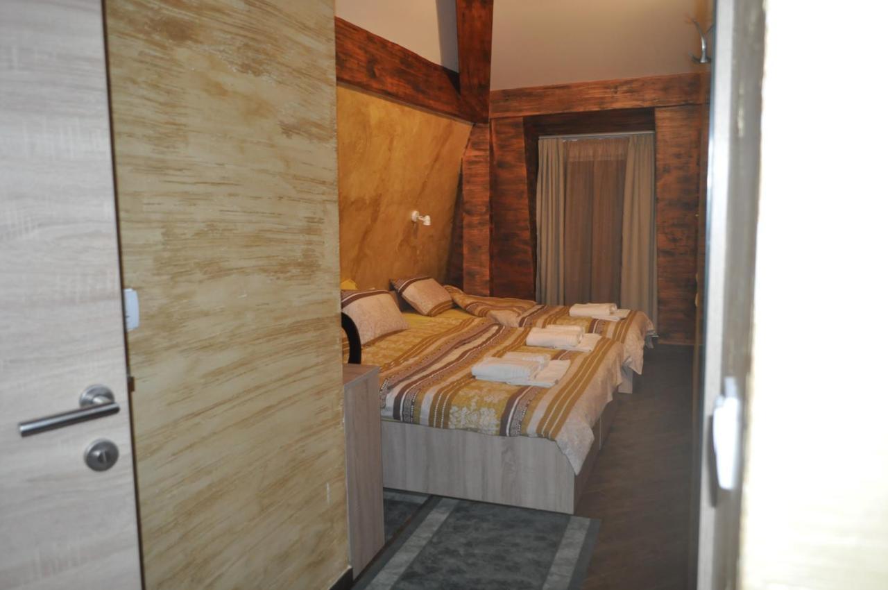 Каштел Pancevo Hotell Exteriör bild