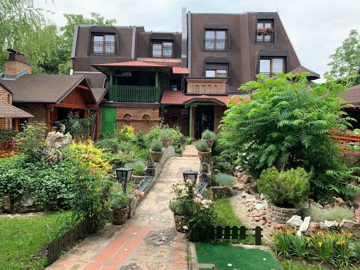 Каштел Pancevo Hotell Exteriör bild